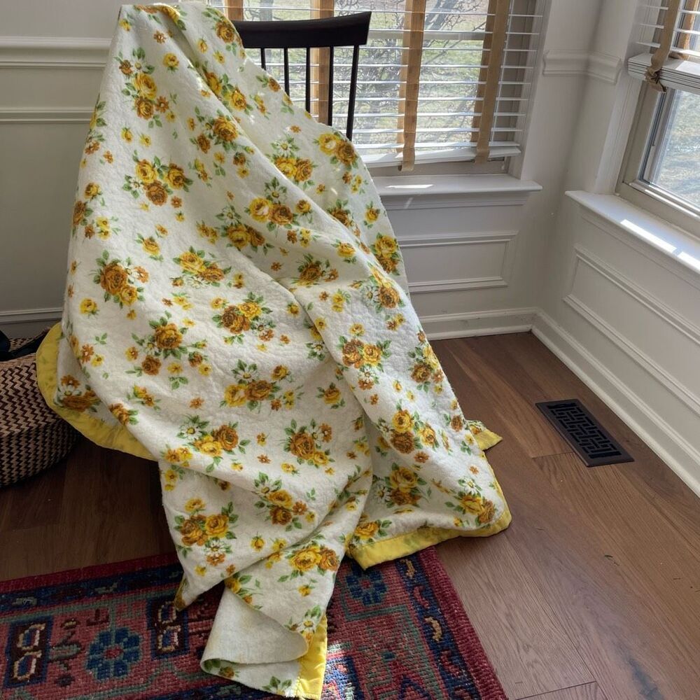Vintage 60s Floral Acrylic Flannel Yellow Blanket Twin Size